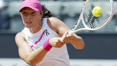 Swiatek storms into Italian Open semis after routine win over Madison Keys