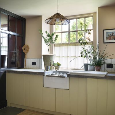 9 kitchen window treatment ideas for adding privacy without sacrificing style