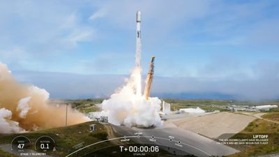 SpaceX launches 20 Starlink satellites on 50th mission of the year (video)