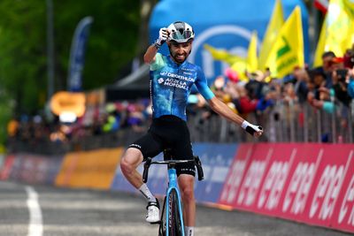 Valentin Paret-Peintre climbs to victory on stage 10 of Giro d’Italia as Pogačar keeps race lead