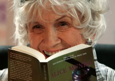 Alice Munro, Nobel-winning Canadian Author, Dead At 92