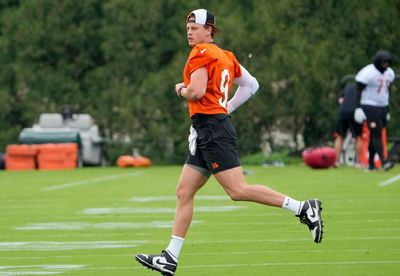 Watch: Joe Burrow’s wrist looks fine as he throws deep passes in practice