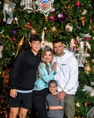 Robinson Chirinos Celebrates Holidays With Family In Heartwarming Photo