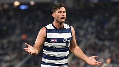 Cats rest star trio in selection gamble for Suns test