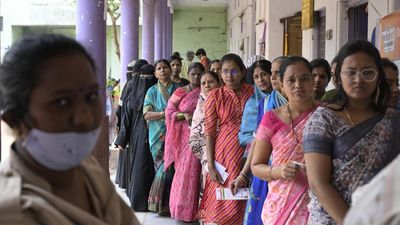 Huge voter turnout in several Telangana LS constituencies leave political parties guessing