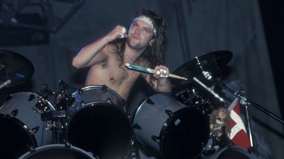 Watch Lauten Audio uncannily recreate Metallica’s Black Album drum sound with the original kit, at LA’s One on One studios where the album was recorded
