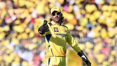 IPL | Hussey hopes Dhoni will carry on for two more years