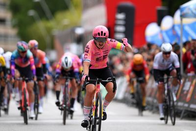 Vuelta a Burgos Féminas: Lotta Henttala wins stage 1 sprint ahead of crash