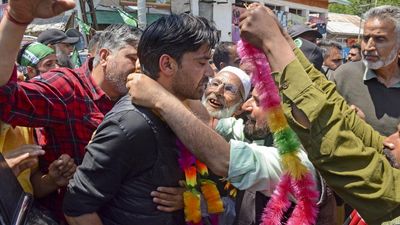 PDP’s Srinagar candidate Parra booked for holding road shows ‘without permission’ in Pulwama