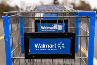 Walmart Stock Surges on Q1 Earnings Beat, Strong Outlook