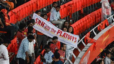 Sunrisers Hyderabad qualify for IPL playoffs after rain washes out match against Gujarat Titans