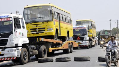 Telangana highways to get designated parking bays for heavy vehicles