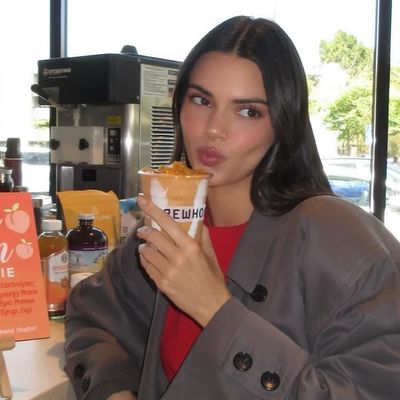 Kendall Jenner Refreshes Her Minimalist Style With an Unexpectedly Bright Red Sweater
