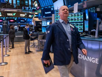 The Dow Jones hits 40,000 for the first time. What to know about this major milestone