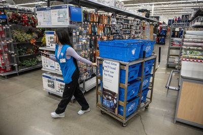 Walmart posts strong quarter thanks to higher income shoppers