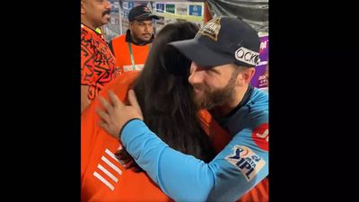 Kane Williamson greets Kavya Maran with a hug as former skipper reunites with Sunrisers Hyderabad management - WATCH