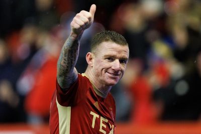 Ex-Celtic and Aberdeen stars salute Jonny Hayes after emotional final Pittodrie match