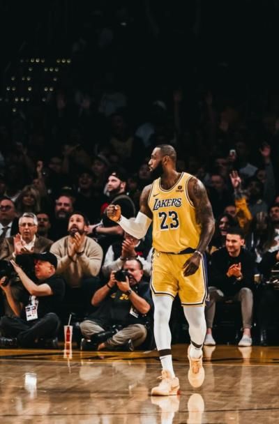 Lebron James Inspires Team To Victory With Skill And Teamwork
