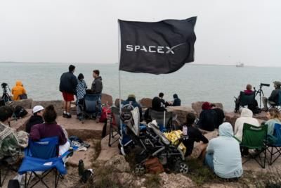 US Labor Board Suspends Case Against Spacex Pending Legal Challenge