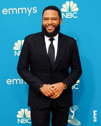 Anthony Anderson Radiates Confidence In Stylish Black Suit