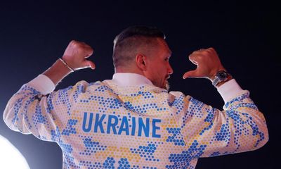 Ukrainians divided over Usyk, the world boxing champion facing Tyson Fury