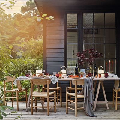 How to stay warm when dining outside - 9 tips for dining al fresco on chilly summer nights, according to experts
