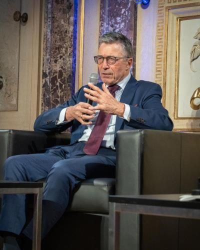 Former NATO Chief Urges Stronger Military Aid For Ukraine