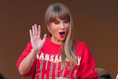 WATCH: Chiefs 2024 schedule release explained by Taylor Swift fans