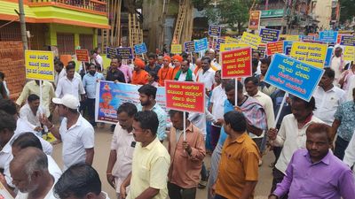 Huge protest in Hubballi over Anjali and Neha’s murders