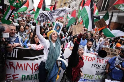 Thousands of pro-Palestine protesters march in London and call for ceasefire