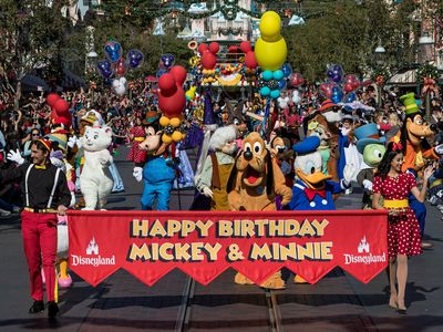 'Magic United': Disneyland characters vote to unionize