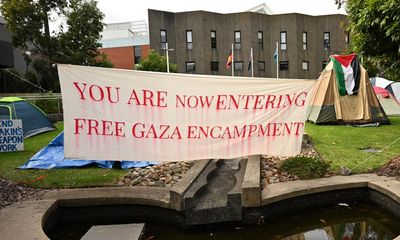 Pro-Palestine protesters vow to rally as La Trobe joins universities enforcing encampment ban