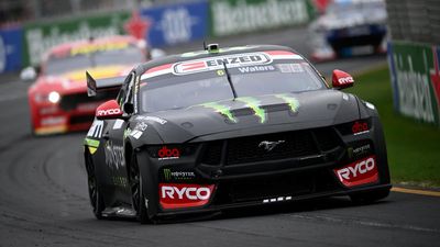 Waters edges Mostert, Brown for Perth Supercars pole