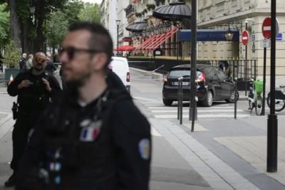 Armed Robbers Target Exclusive Paris Jewelry Store