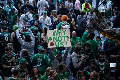 Bob Ryan has nothing but praise for the Boston Celtics; Why don’t fans?