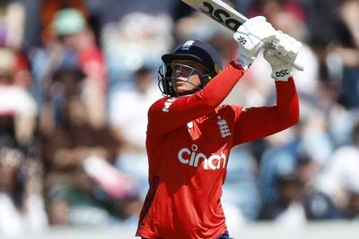 Danni Wyatt leads England to thumping win and T20 series sweep