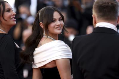 Selena Gomez Receives Emotional Standing Ovation At Cannes Film Festival