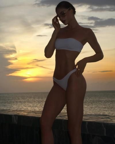 Sofía Osío Radiates Elegance In Stunning Beach Sunset Photos