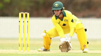 Melbourne Renegades' Josie Dooley suffers stroke while on vacation in Hawaii