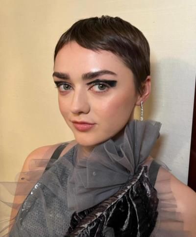 Maisie Williams Stuns In Chic Grey Ensemble On Instagram