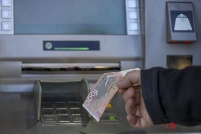 Kosovo Police Close Serbian Bank Branches Over Currency Ban