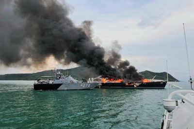 Luxury yacht damaged by fire in Phuket