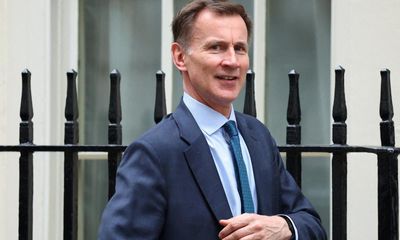 Jeremy Hunt looks to cut NICs again despite IMF warning of £30bn fiscal hole