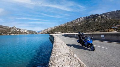 Spain Will Let Motorcyclists Use the Shoulder To Decrease Traffic