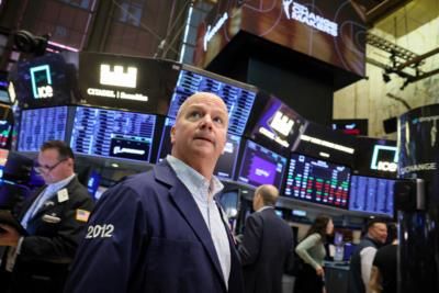 Wall Street Prepares For Flat Open Amid Fed Policy Caution