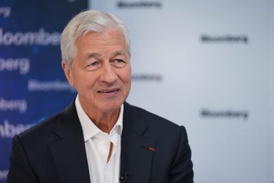 Jamie Dimon shocks Wall Street, hinting at his retirement in the next five years and reciting a laundry list of red flags about the global economy