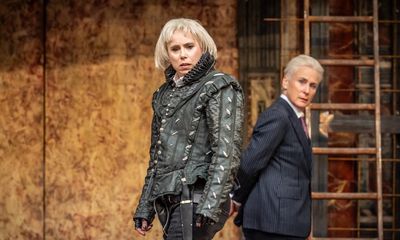 Richard III review – a fast-paced study of toxic masculinity with an almost entirely female cast