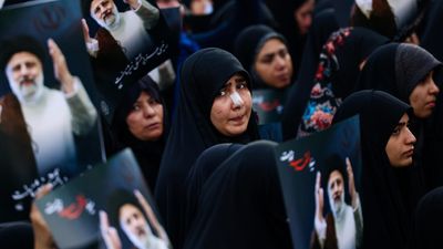 Iran:Tens of thousands gather for Raisi funeral procession in Tehran