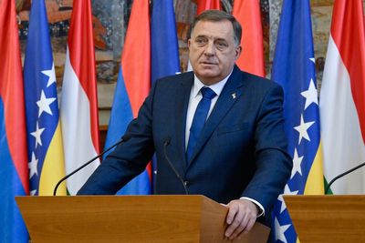 Bosnian Serb leader reiterates threat to secede from Bosnia ahead of UN vote on genocide