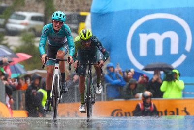 20-year-old Giulio Pellizzari celebrates Cima Coppi, gifts from Pogačar, and a second place on his Giro d'Italia debut